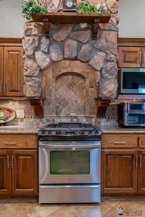 Kitchen - 14814 E 49 St, Yuma, AZ 85367 photo 5 of 5