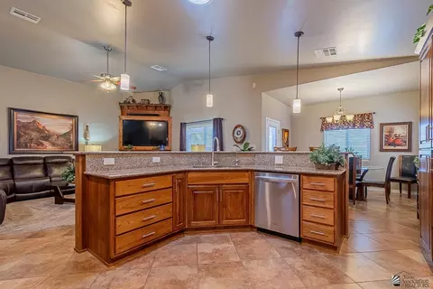 Kitchen - 14814 E 49 St, Yuma, AZ 85367 photo 4 of 5