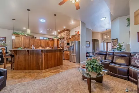 Kitchen - 14814 E 49 St, Yuma, AZ 85367 photo 2 of 5