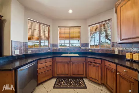 Kitchen - 5051 E 37 St, Yuma, AZ 85365 photo 2 of 3