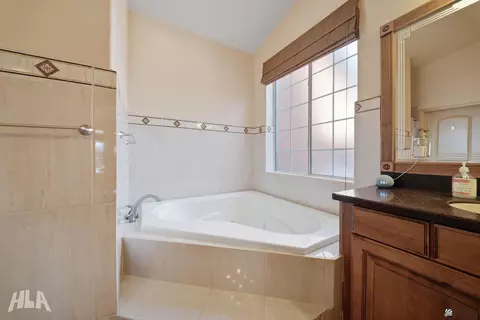Bath - 5051 E 37 St, Yuma, AZ 85365 photo 2 of 5