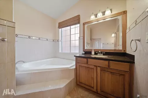 Bath - 5051 E 37 St, Yuma, AZ 85365 photo 3 of 5