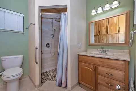 Bath - 14533 E 51 Dr, Yuma, AZ 85367 photo 1 of 4