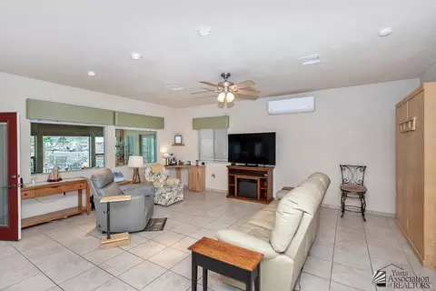 Living - 14533 E 51 Dr, Yuma, AZ 85367 photo 2 of 3