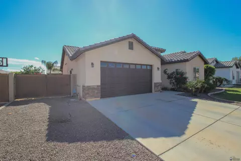 Exterior - 263 E 13 St, Somerton, AZ 85350 photo 3 of 9