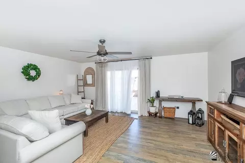 Living - 1430 E Pebble Beach Dr, Yuma, AZ 85365 photo 3 of 4
