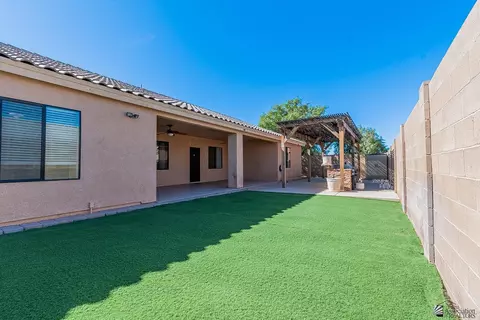 Exterior - 12170 E 33 Pl, Yuma, AZ 85367 photo 6 of 7
