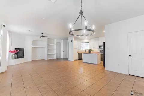 Living - 12170 E 33 Pl, Yuma, AZ 85367 photo 3 of 5