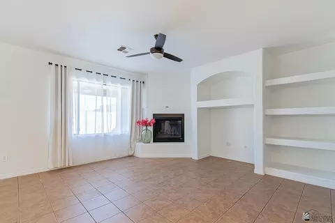 Living - 12170 E 33 Pl, Yuma, AZ 85367 photo 4 of 5