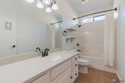 Bath - 12170 E 33 Pl, Yuma, AZ 85367 photo 5 of 5