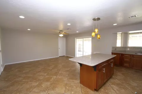Living - 7244 E 24 Ln, Yuma, AZ 85365 photo 3 of 4