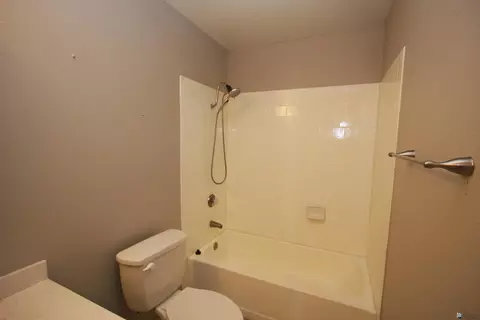 Bath - 7244 E 24 Ln, Yuma, AZ 85365 photo 2 of 5