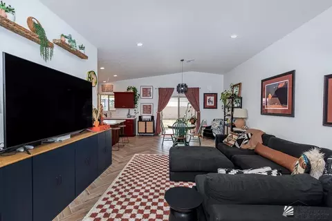 Living - 11671 E 33 Way, Yuma, AZ 85367 photo 2 of 3