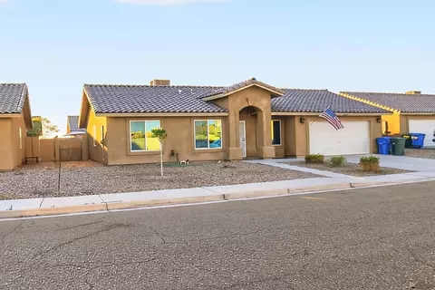 Exterior - 4248 S Cedar Ave, Yuma, AZ 85365 photo 8 of 9