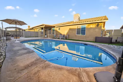 Exterior - 4248 S Cedar Ave, Yuma, AZ 85365 photo 6 of 9