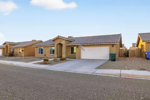Exterior - 4248 S Cedar Ave, Yuma, AZ 85365 photo 9 of 9