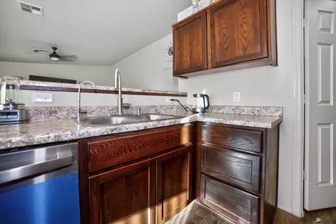 Kitchen - 4248 S Cedar Ave, Yuma, AZ 85365 photo 4 of 4