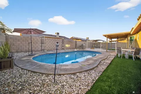Exterior - 4248 S Cedar Ave, Yuma, AZ 85365 photo 7 of 9