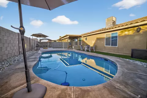 Exterior - 4248 S Cedar Ave, Yuma, AZ 85365 photo 5 of 9