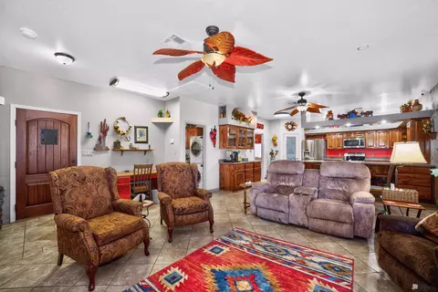 Living - 14580 E 49 St, Yuma, AZ 85367 photo 2 of 2