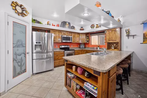Kitchen - 14580 E 49 St, Yuma, AZ 85367 photo 3 of 5