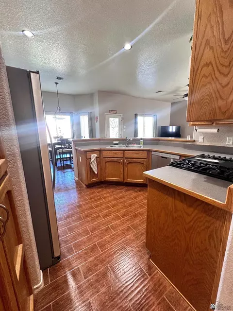 Kitchen - 10714 E 38 Ln, Yuma, AZ 85365 photo 3 of 3