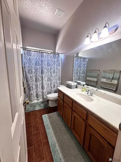 Bath - 10714 E 38 Ln, Yuma, AZ 85365 photo 3 of 3