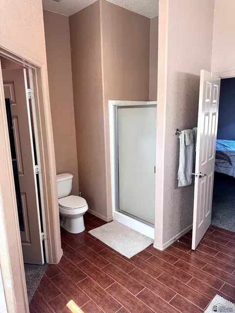 Bath - 10714 E 38 Ln, Yuma, AZ 85365 photo 2 of 3