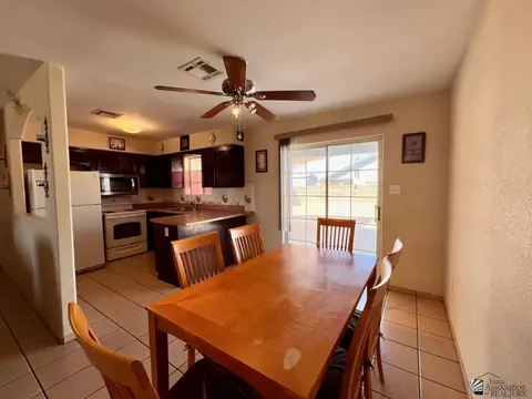 Dining - 9588 E 38 Ln, Yuma, AZ 85365 photo 4 of 5