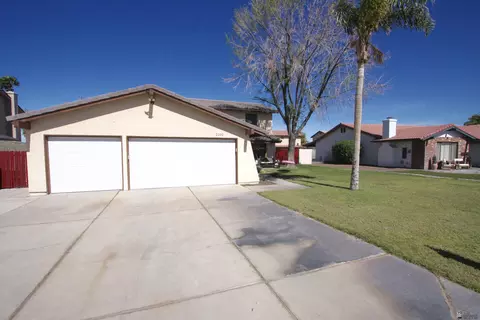 2202 E 27 Way, Yuma, AZ 85365 photo 2