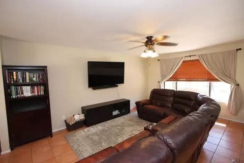 2202 E 27 Way, Yuma, AZ 85365 photo 9