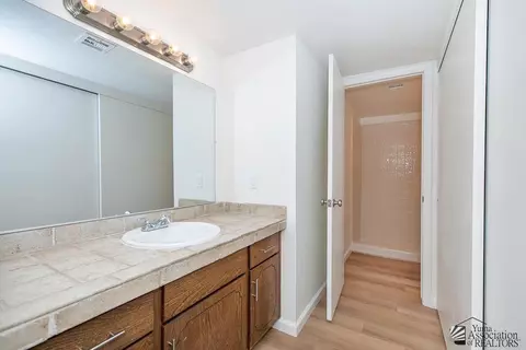 Bath - 1409 W Hillside Pl, Yuma, AZ 85364 photo 3 of 4