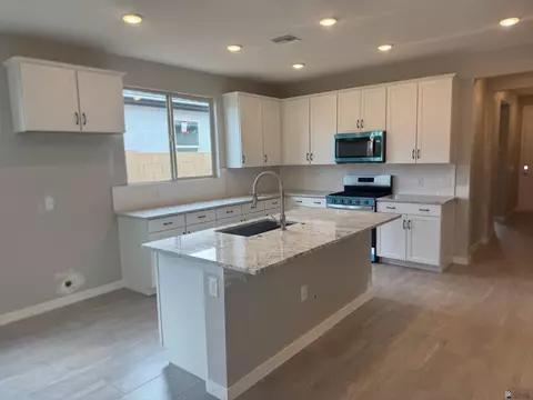 7670 E 35 St, Yuma, AZ 85365 photo 2