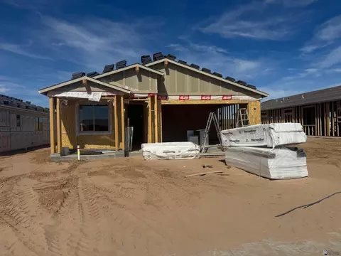 7684 E 35 St, Yuma, AZ 85365