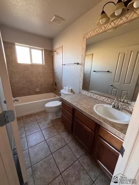 Bath - 11607 E 25 Pl, Yuma, AZ 85367 photo 1 of 3