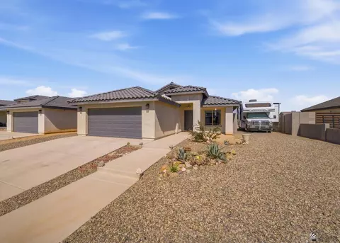 8706 E 40 Ln, Yuma, AZ 85365