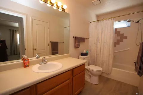 Bath - 11287 E 37 Pl, Yuma, AZ 85367 photo 4 of 4