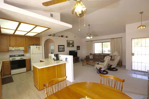 Kitchen - 11287 E 37 Pl, Yuma, AZ 85367 photo 5 of 5