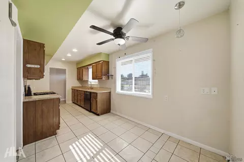Kitchen - 332 E 30 St, Yuma, AZ 85364 photo 6 of 6