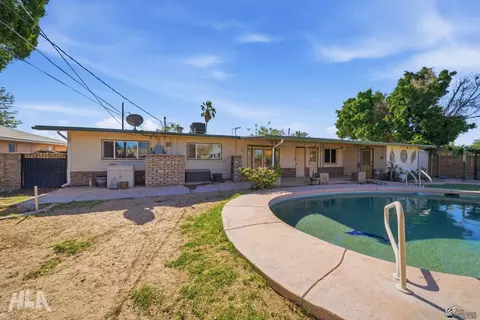 Exterior - 332 E 30 St, Yuma, AZ 85364 photo 6 of 11