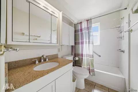 Bath - 332 E 30 St, Yuma, AZ 85364 photo 1 of 3