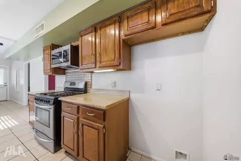 Kitchen - 332 E 30 St, Yuma, AZ 85364 photo 4 of 6
