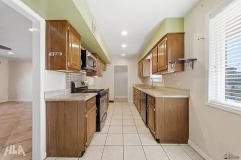 Kitchen - 332 E 30 St, Yuma, AZ 85364 photo 1 of 6