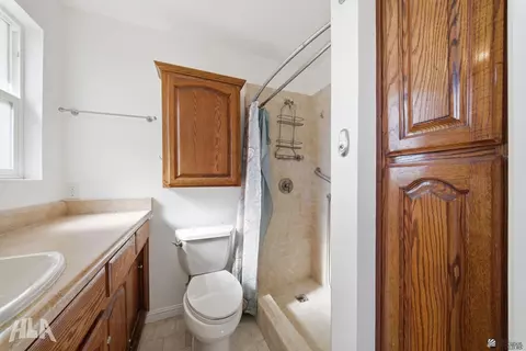 Bath - 332 E 30 St, Yuma, AZ 85364 photo 3 of 3