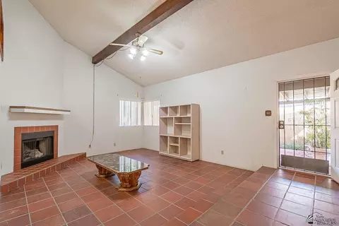 Living - 1924 E 26 Pl, Yuma, AZ 85365 photo 2 of 5
