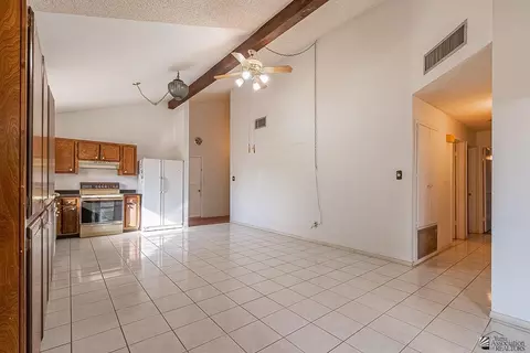 Living - 1924 E 26 Pl, Yuma, AZ 85365 photo 4 of 5