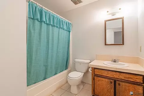 Bath - 1924 E 26 Pl, Yuma, AZ 85365 photo 2 of 2