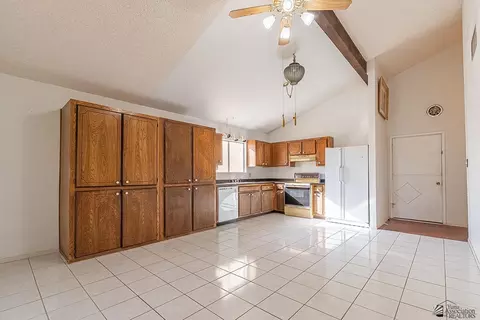 Kitchen - 1924 E 26 Pl, Yuma, AZ 85365 photo 2 of 2