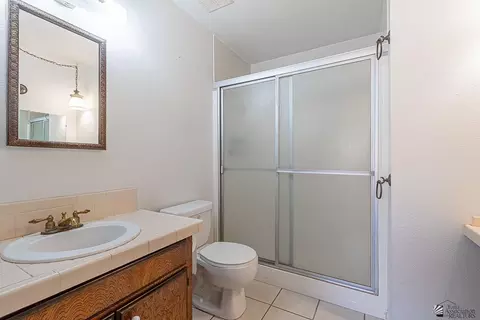 Bath - 1924 E 26 Pl, Yuma, AZ 85365 photo 1 of 2