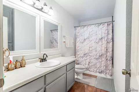 Bath - 8622 E 24 Pl, Yuma, AZ 85365 photo 2 of 4